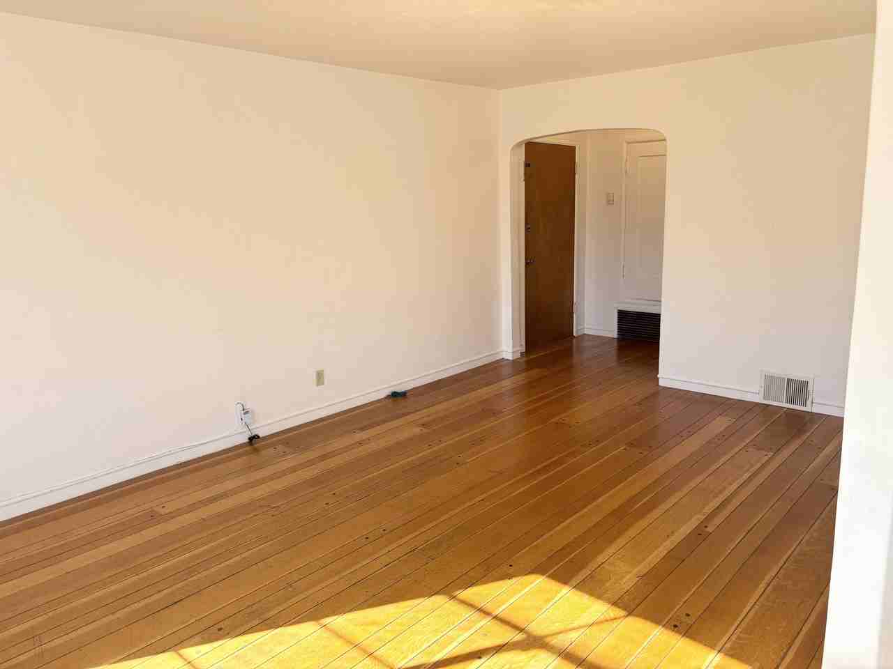 1547 Hopkins St - Photo 3 of 13