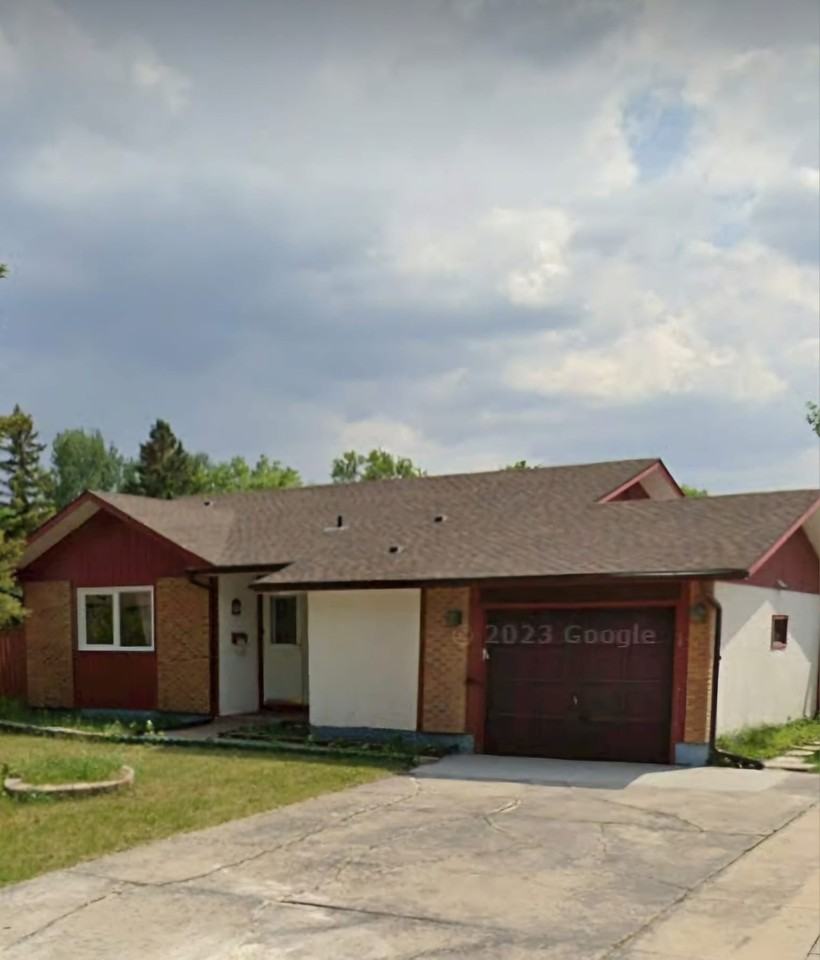 2 Lake Island Cres #1 - Photo 2 of 12