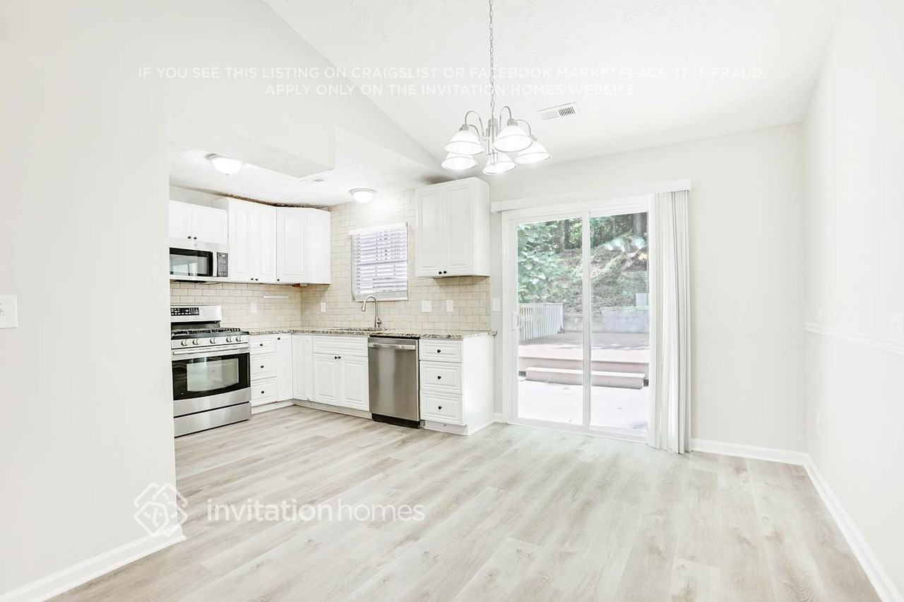 4468 Highland Pl Ne - Photo 4 of 12