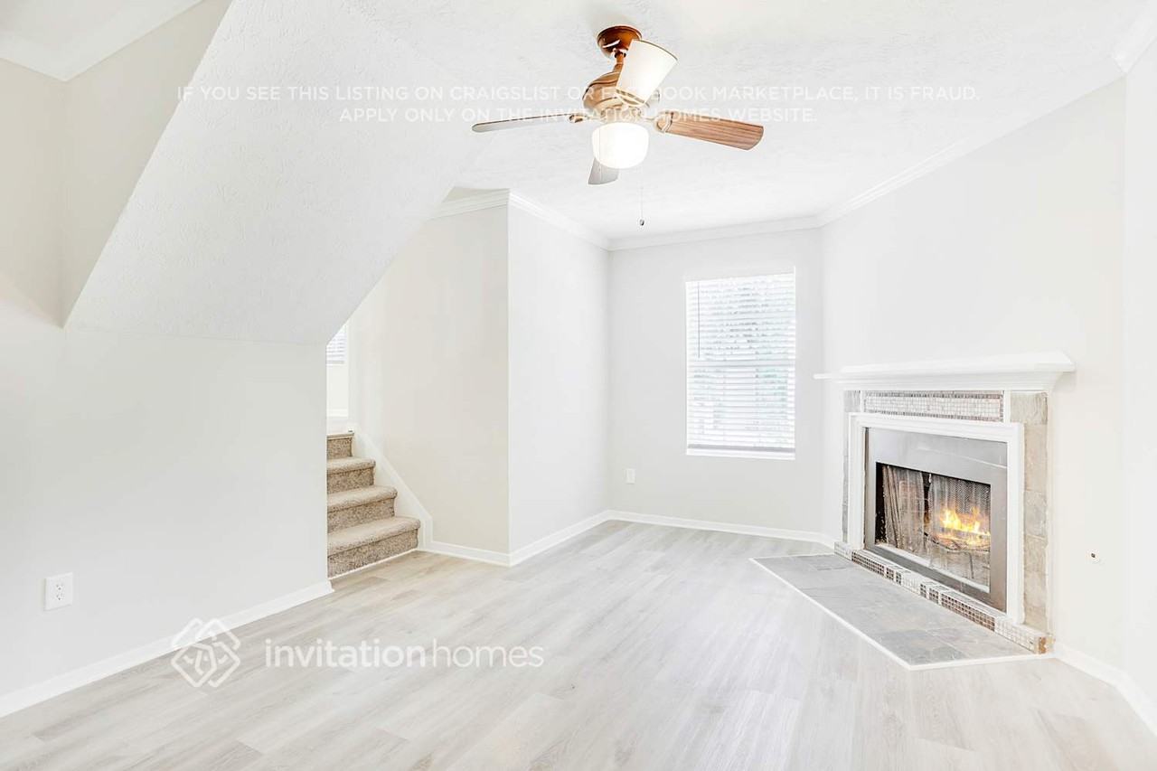 4468 Highland Pl Ne - Photo 2 of 12