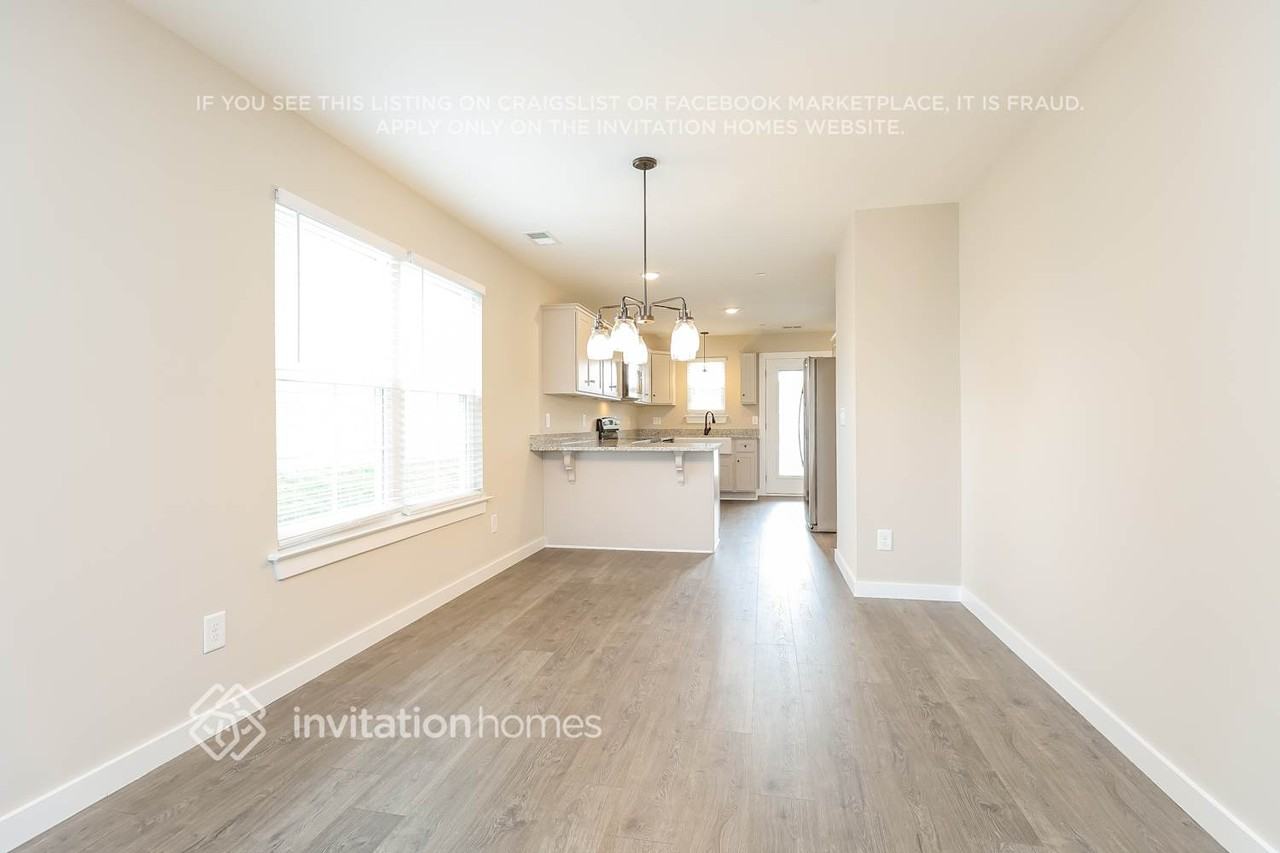 208 Emmett Dr - Photo 4 of 17