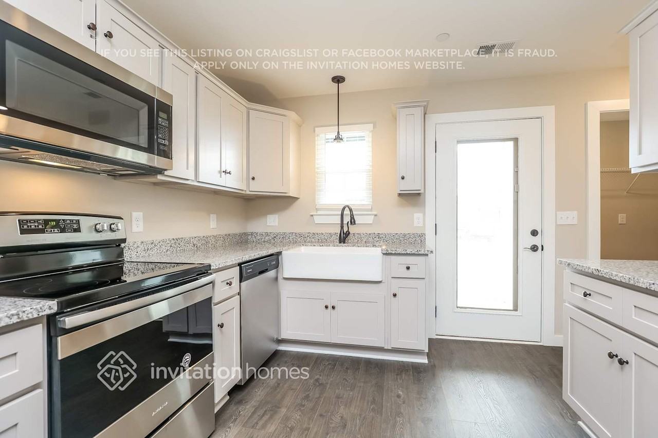 208 Emmett Dr - Photo 6 of 17