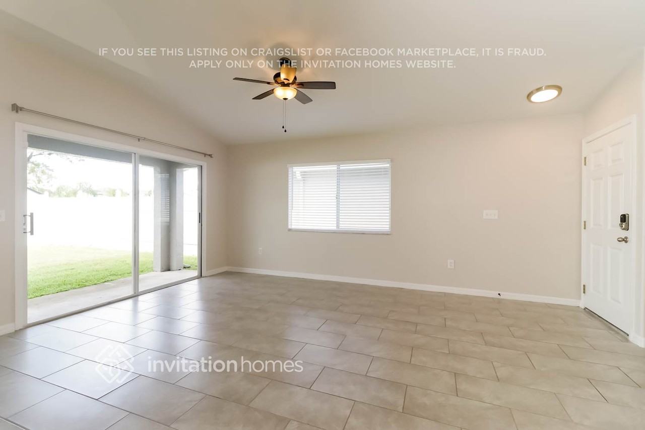 6801 Aramon Ct - Photo 4 of 17