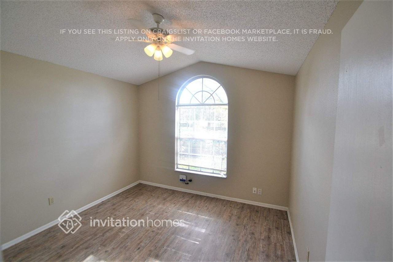 282 Lake Doe Blvd - Photo 4 of 10