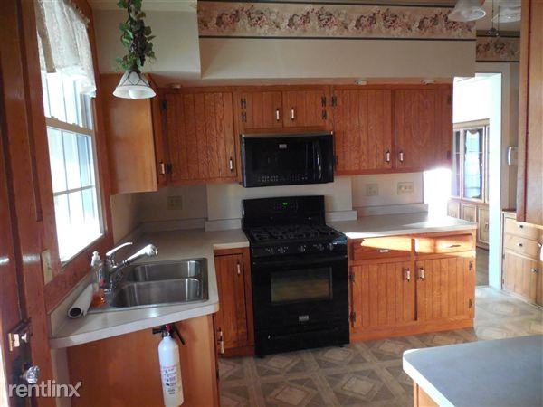 177 Gibson St - Photo 2 of 10