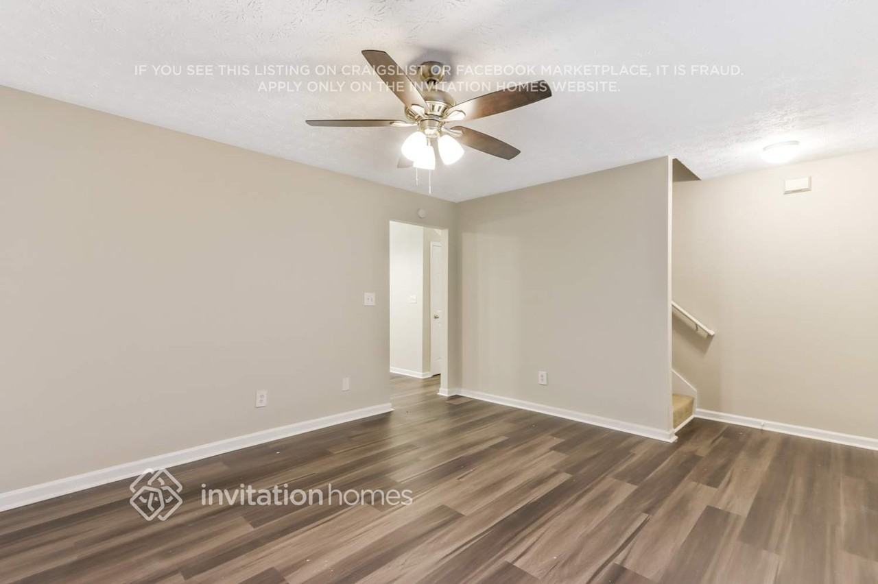 125 Lang Rd - Photo 3 of 20
