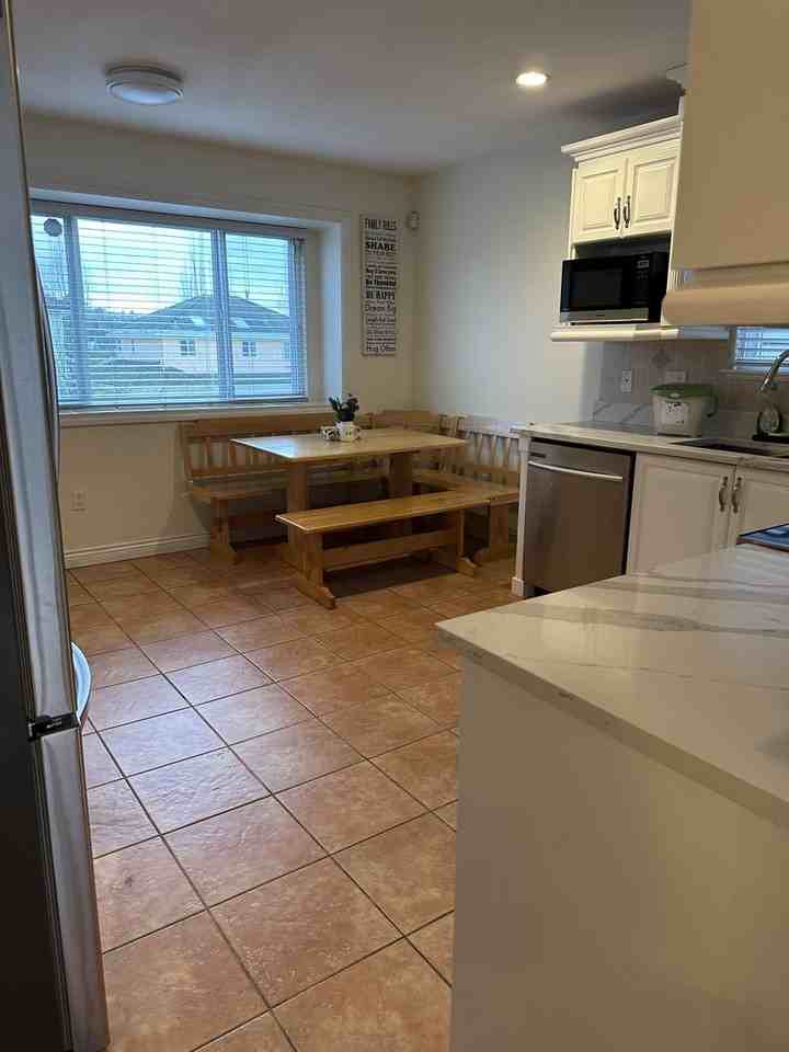 3248 Austrey Ave - Photo 3 of 19