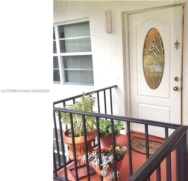 611 S Hollybrook Dr #201 - Photo 2 of 19