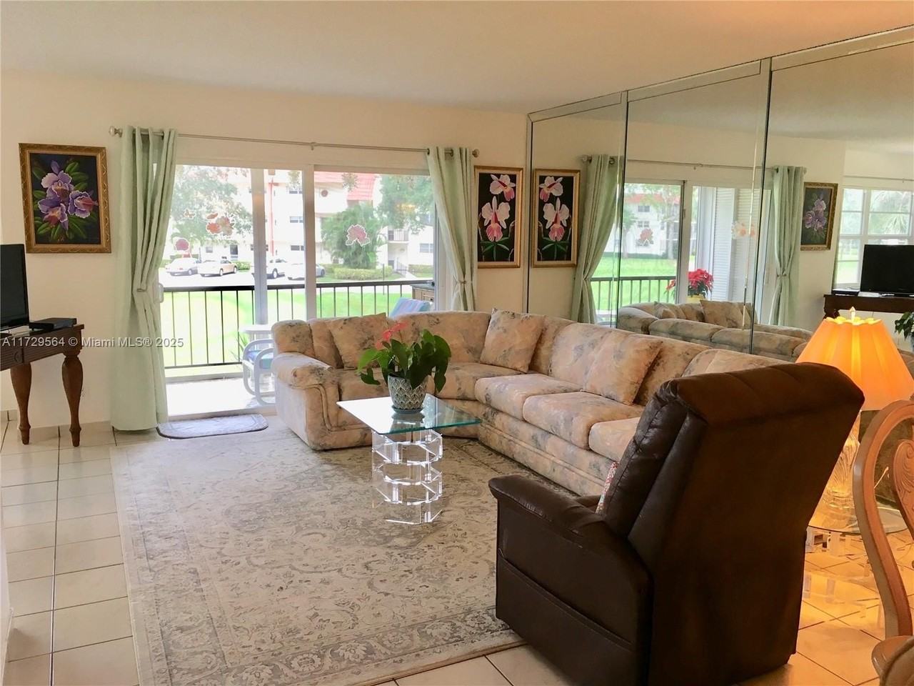 611 S Hollybrook Dr #201 - Photo 5 of 19