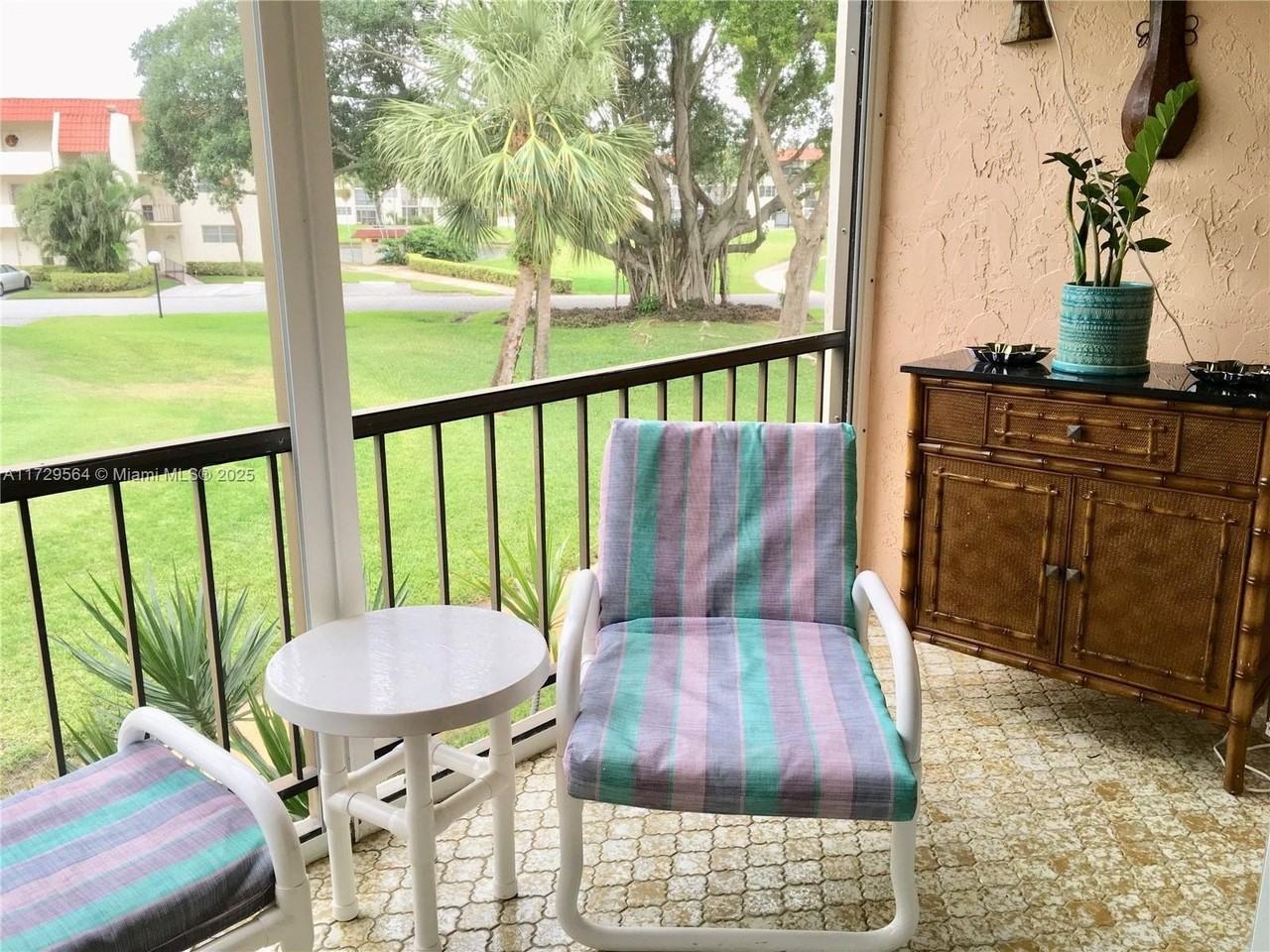 611 S Hollybrook Dr #201 - Photo 6 of 19