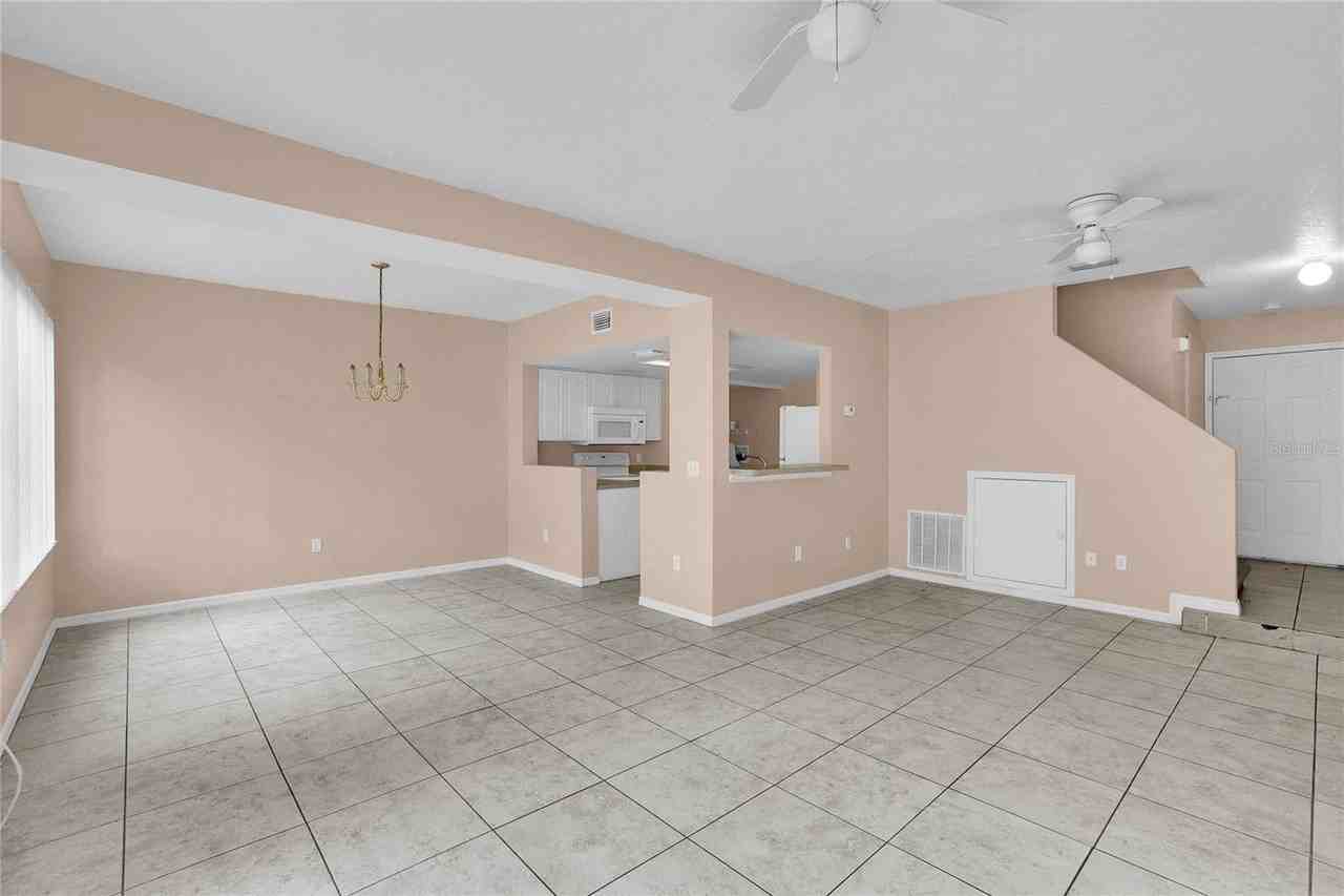 2918 Fan Palm Dr - Photo 3 of 12