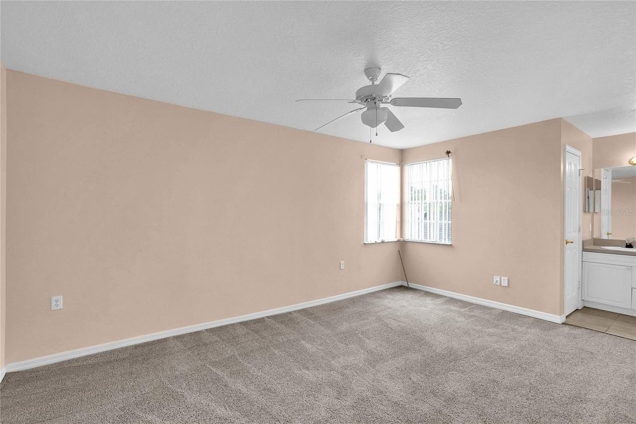 2918 Fan Palm Dr - Photo 5 of 12