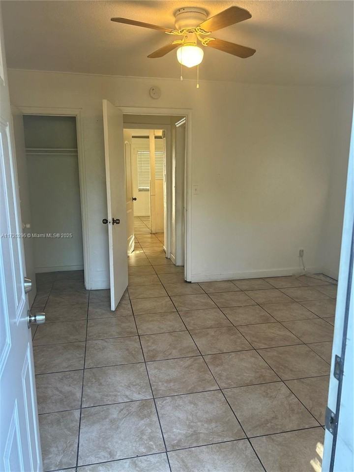 13 Nw 27th Ave #A - Photo 2 of 7