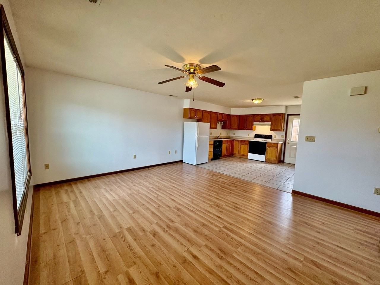 736 20th St - Photo 2 of 12