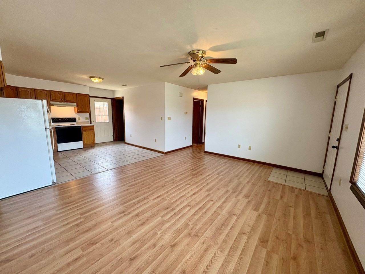 736 20th St - Photo 3 of 12