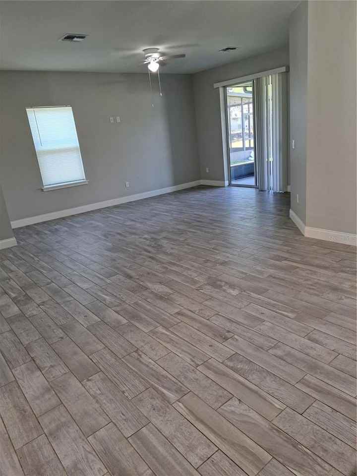 20627 Majestic St - Photo 2 of 15