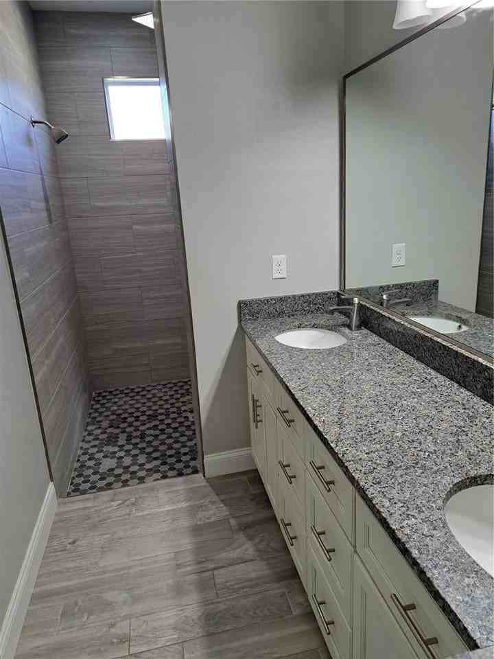 20627 Majestic St - Photo 3 of 15