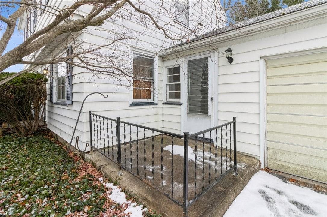 569 Barry Rd - Photo 3 of 31