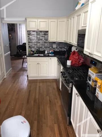 686 Parker St #2 - Photo 7 of 11