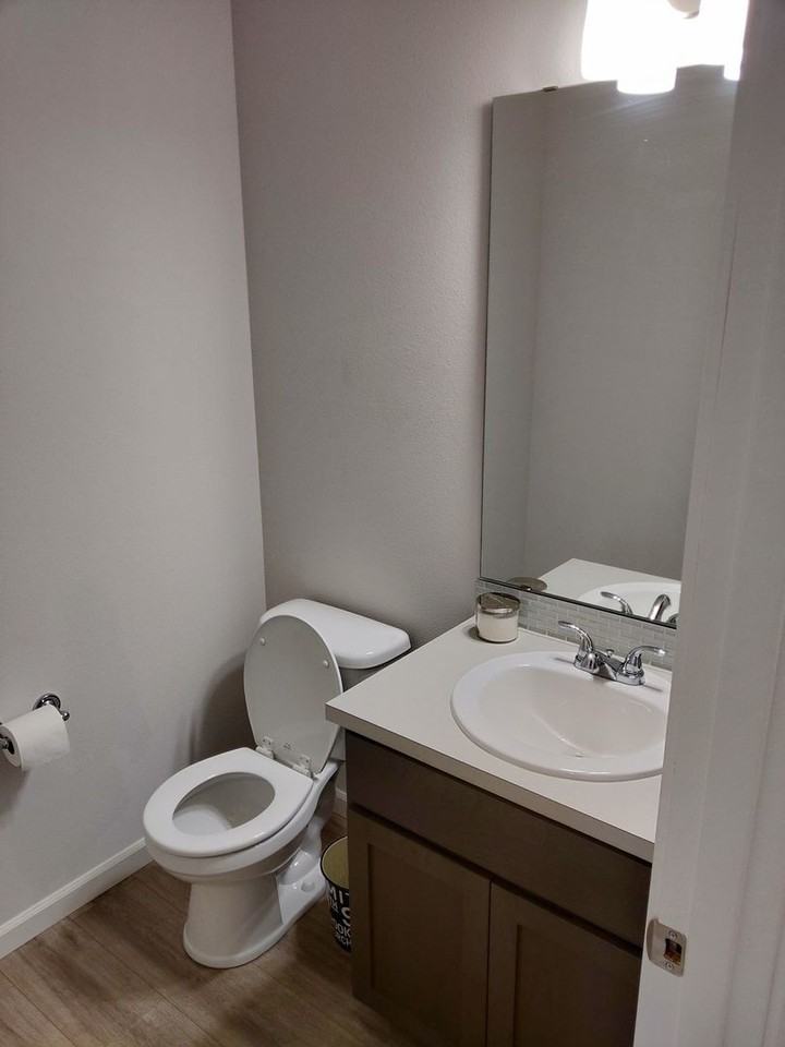 3768 Court Q - Photo 5 of 39