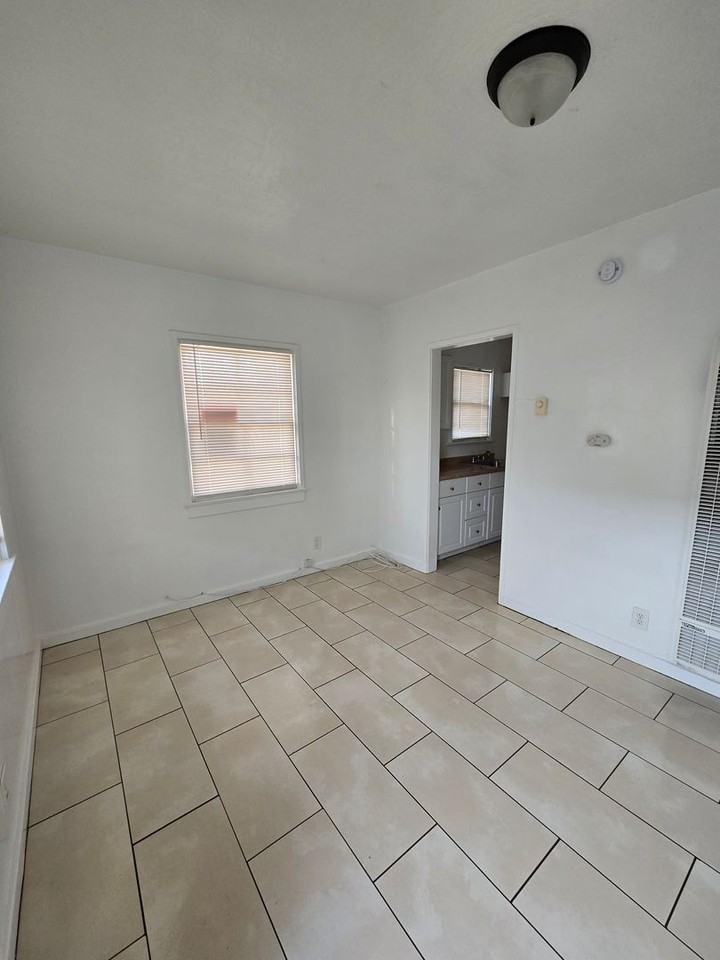 361 N Wateka St - Photo 4 of 14