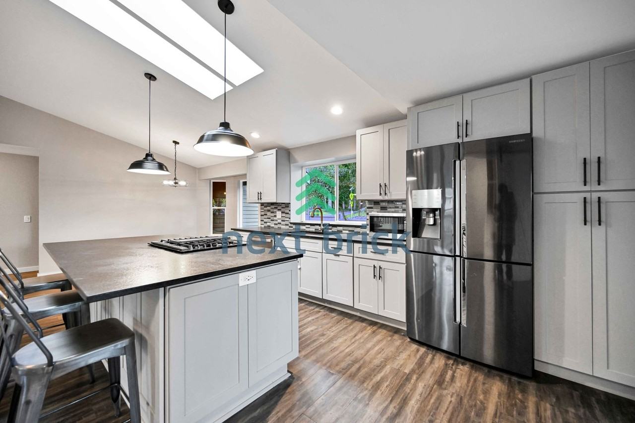 23128 19th Dr Se - Photo 2 of 34