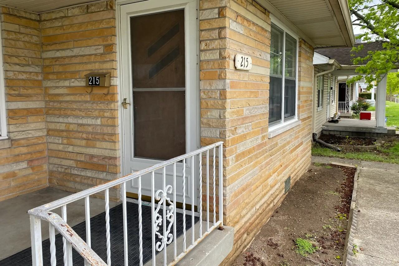 215 S 4th Ave - Photo 2 of 10