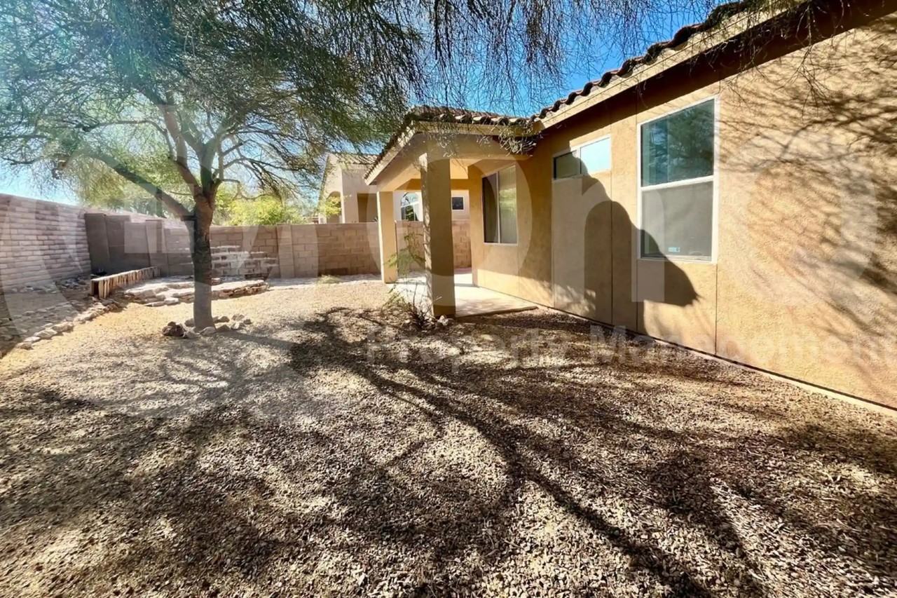 7521 W Pepper Ridge Rd - Photo 3 of 12