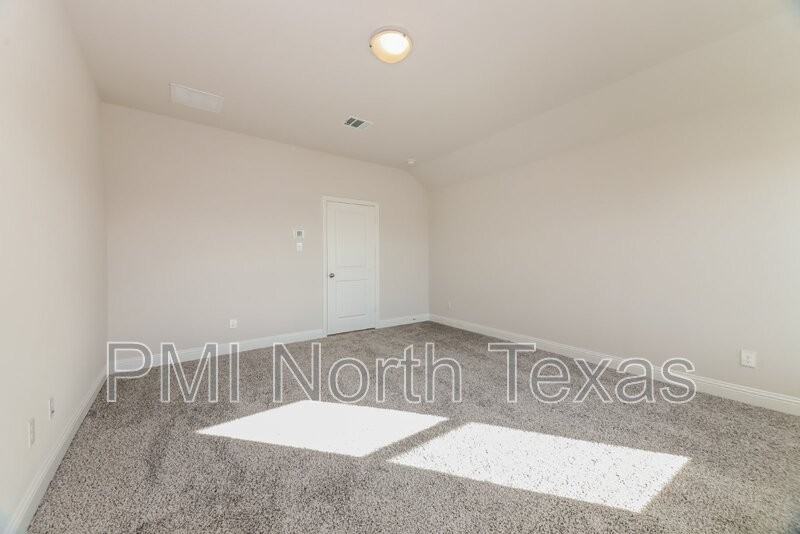 515 Parrino Pkwy - Photo 2 of 18