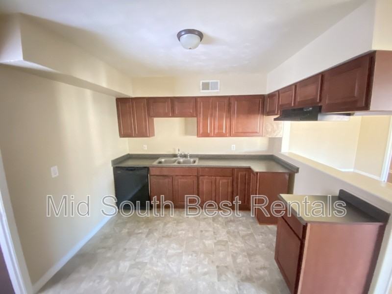 1938 Janis Dr - Photo 3 of 11