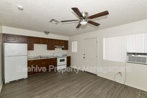 featured image of 1502 E Adams St #2