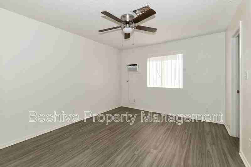 1502 E Adams St #2 - Photo 7 of 11