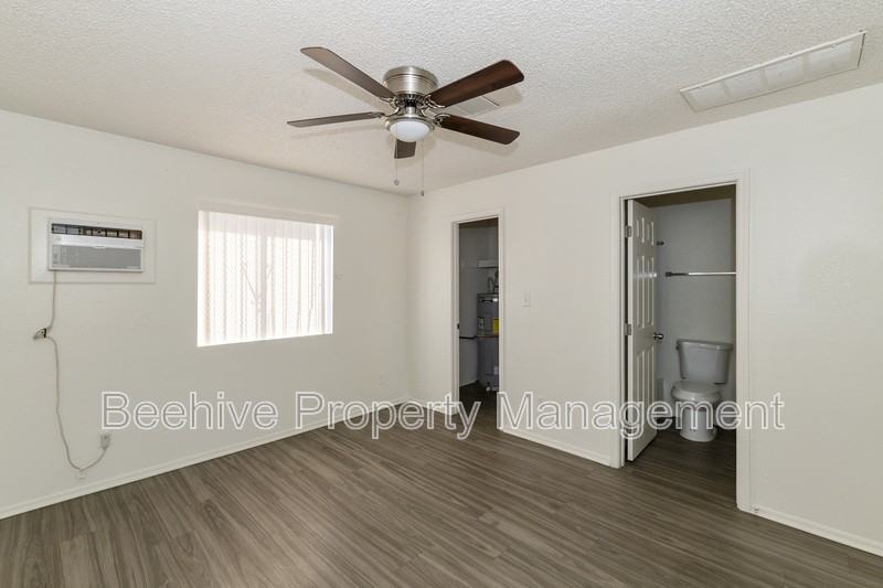 1502 E Adams St #2 - Photo 7 of 11