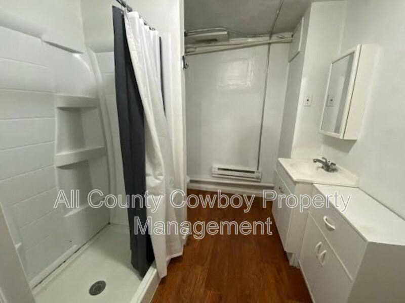 566 1/2 N 9th St #566-1-2-9t - Photo 6 of 10