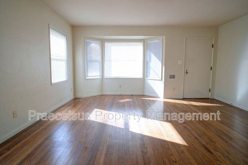 5021 Garfield St - Photo 3 of 20