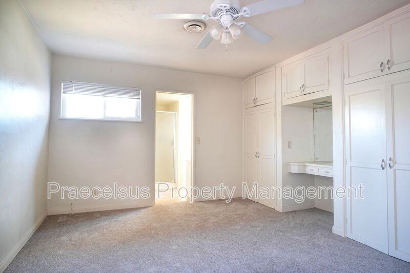 5021 Garfield St - Photo 6 of 20