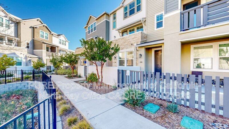 221 Gambrel Cir - Photo 3 of 50