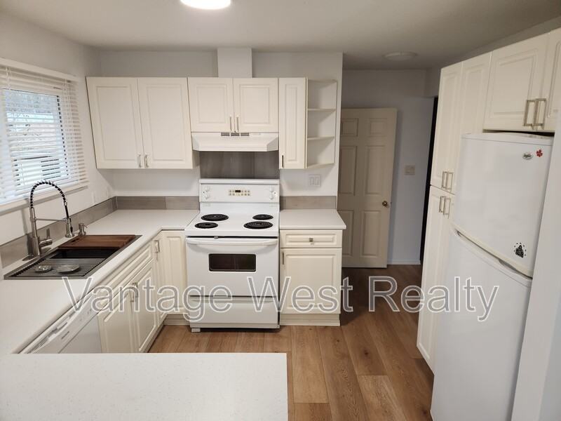 679 Mcclure Rd - Photo 2 of 22