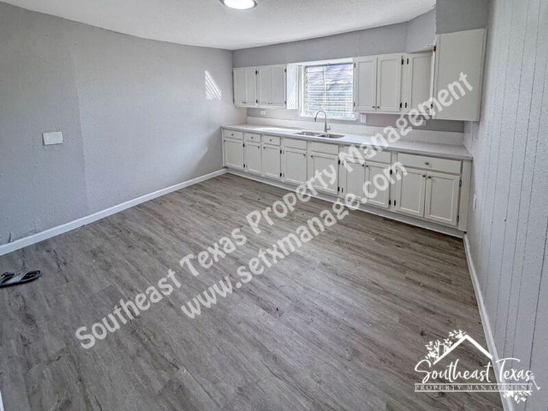 3890 Harding Avenue #A - Photo 3 of 9