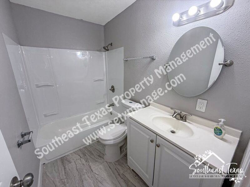 3890 Harding Avenue #A - Photo 7 of 9