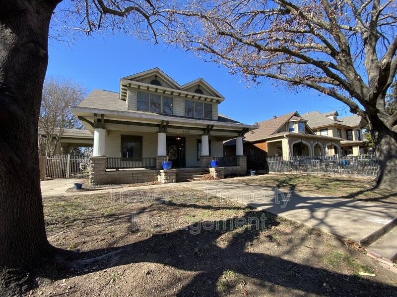 2820 Travis Ave - Photo 2 of 42