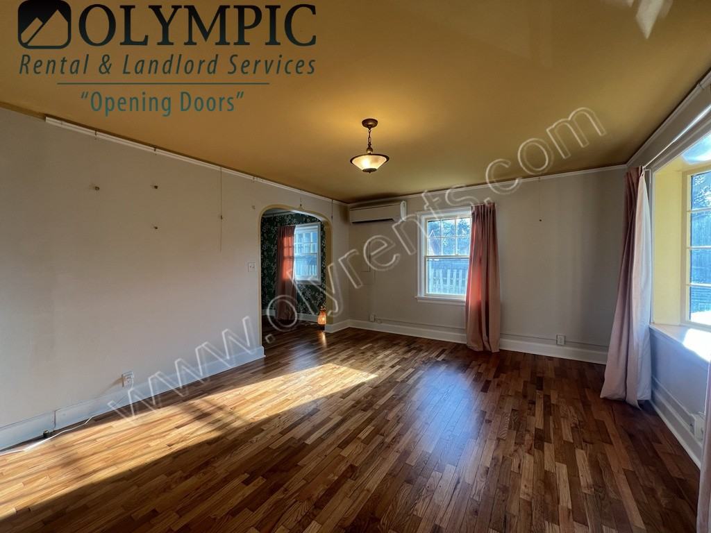 902 Division St Nw - Photo 3 of 19