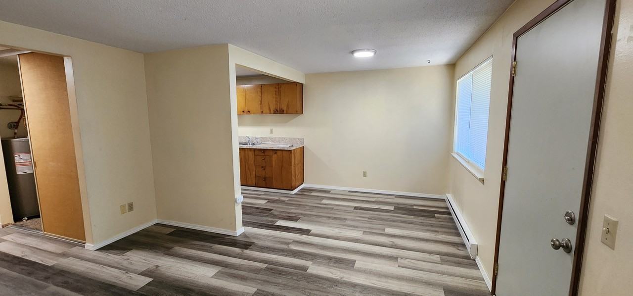 624 W Cedar St #11 - Photo 4 of 13