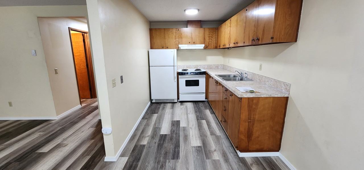 624 W Cedar St #11 - Photo 5 of 13