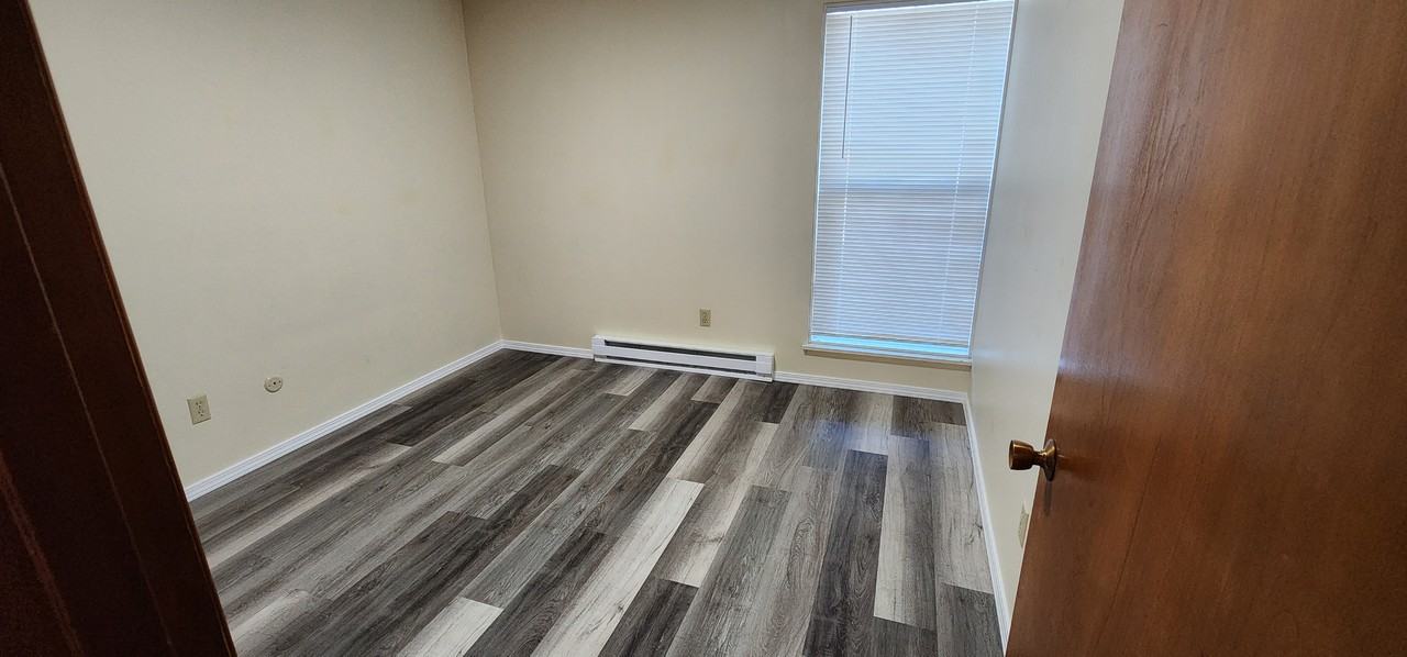 624 W Cedar St #11 - Photo 7 of 13