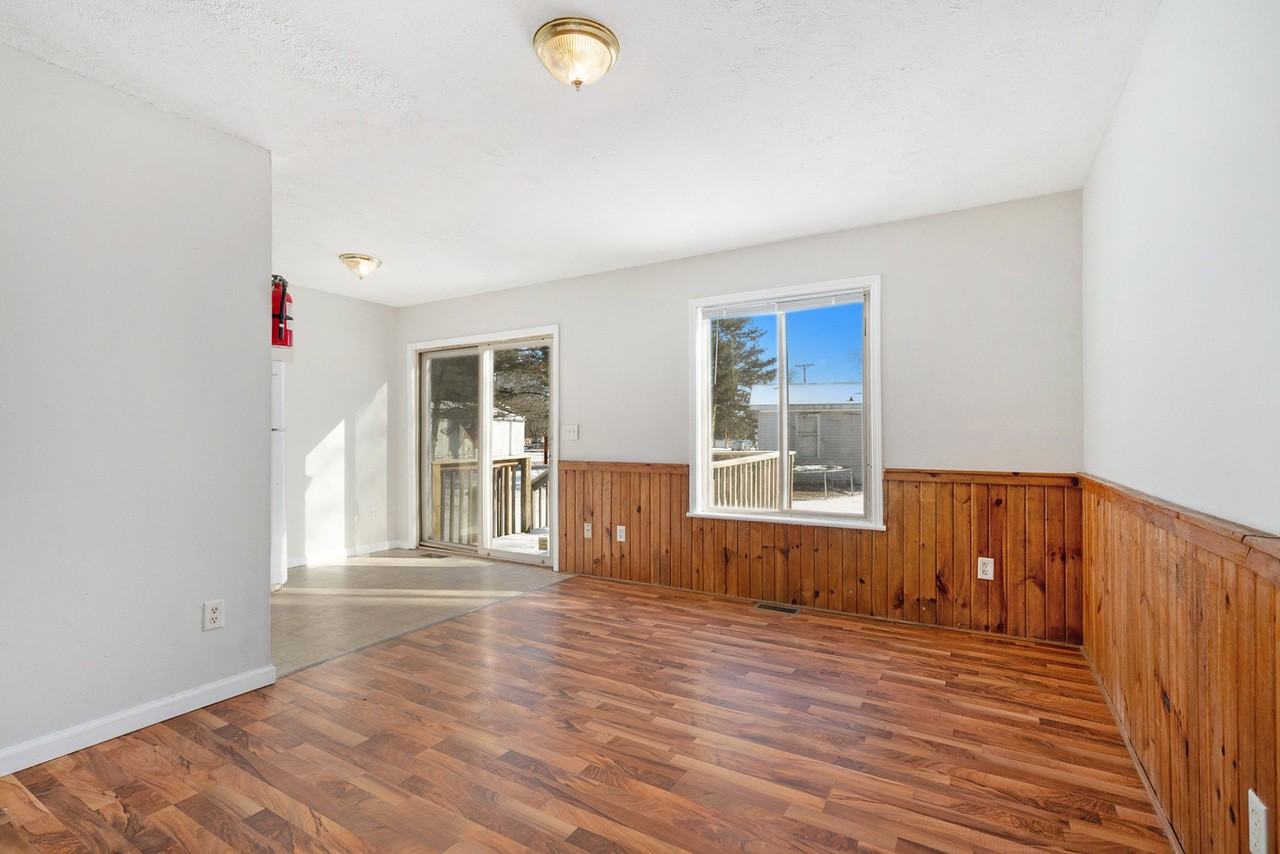 488 Florence Rd - Photo 3 of 18