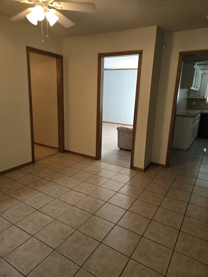 8232 Nw 111th Ter - Photo 3 of 12