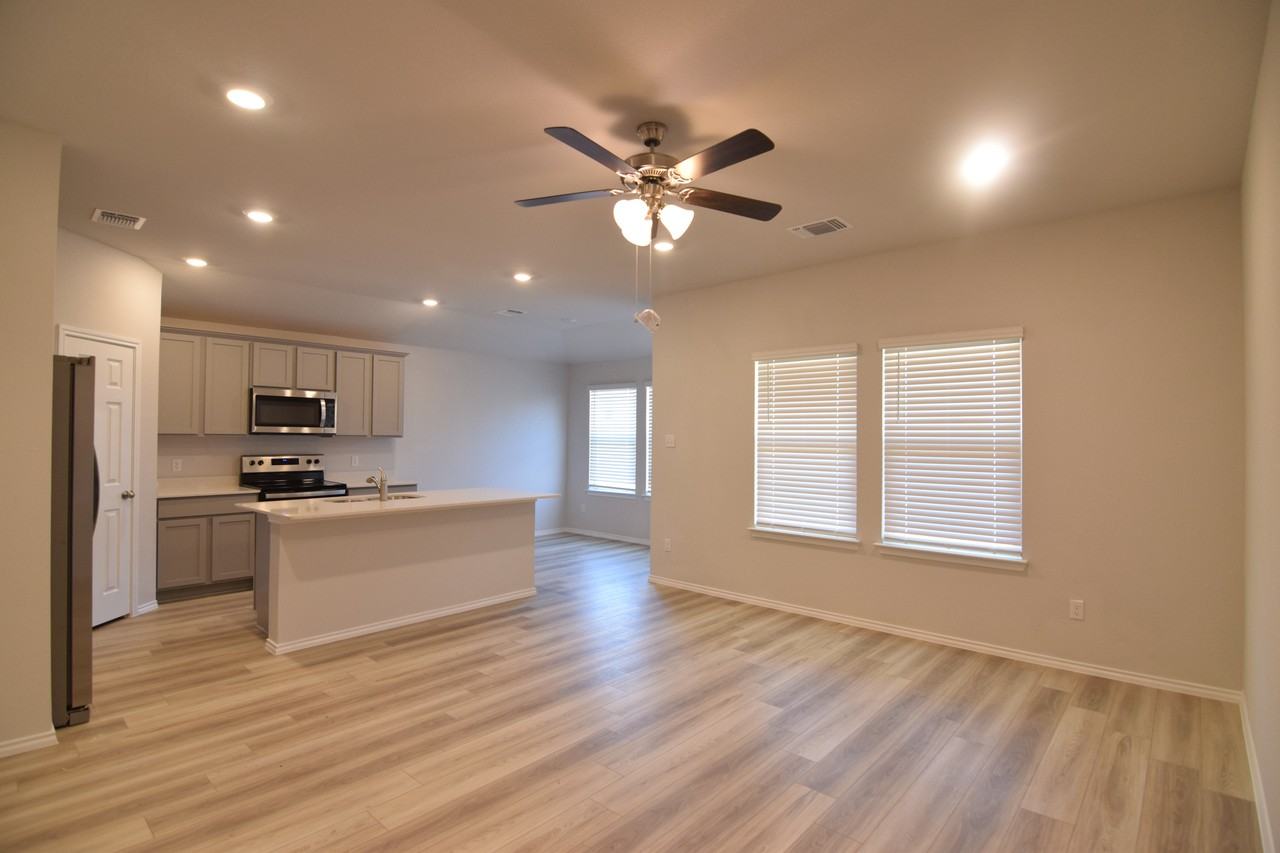 1428 Merritt St - Photo 6 of 15