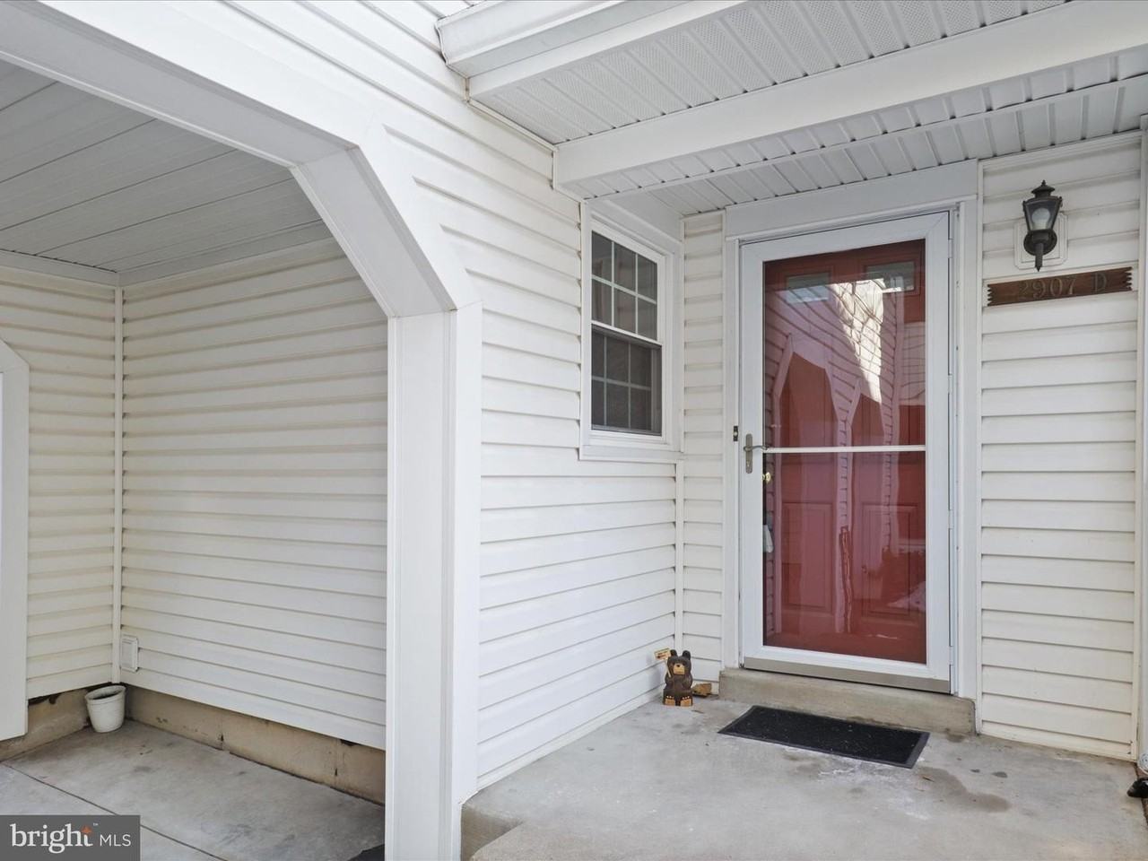 2907 S Woodstock St #D - Photo 3 of 45