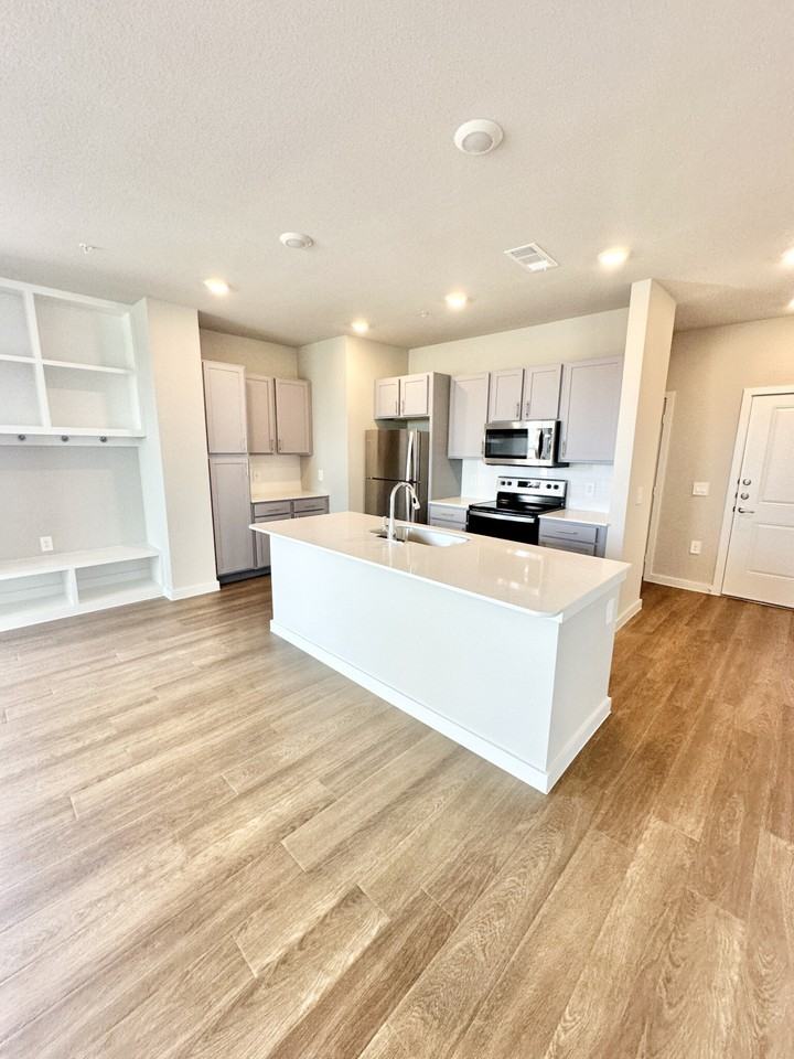 3845 Frontier Pkwy #3318 - Photo 2 of 12